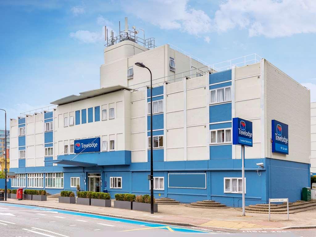 Travelodge Battersea Лондон Экстерьер фото
