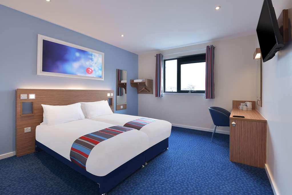 Travelodge Battersea Лондон Номер фото