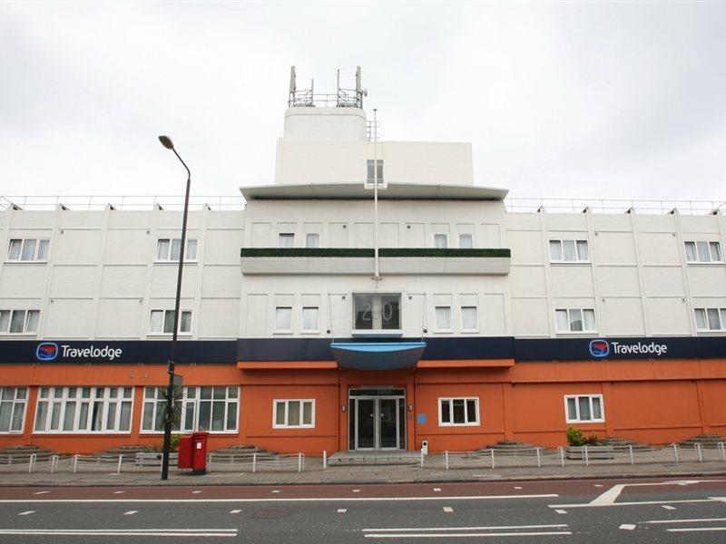 Travelodge Battersea Лондон Экстерьер фото
