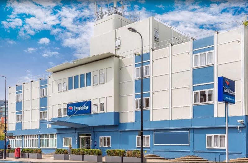 Travelodge Battersea Лондон Экстерьер фото